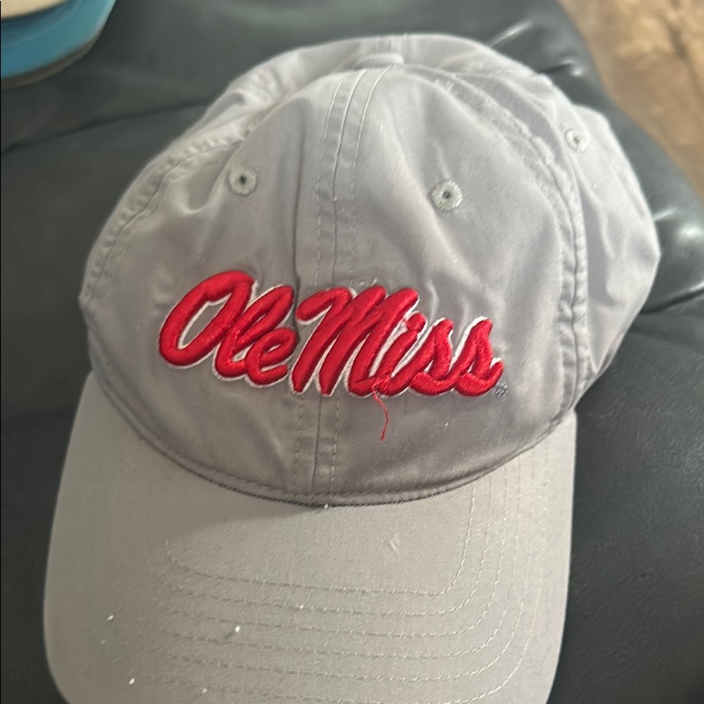 Zephyr Black and Gray Cap